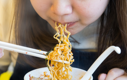 Mie Instan dan Risiko Penyakit Kronis bagi Keluarga